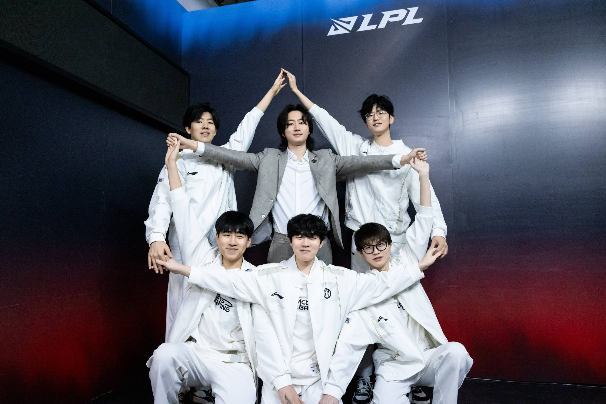 登录入口-Rookie迎来三赛季出色发挥，TL观众热烈欢呼！-登录入口