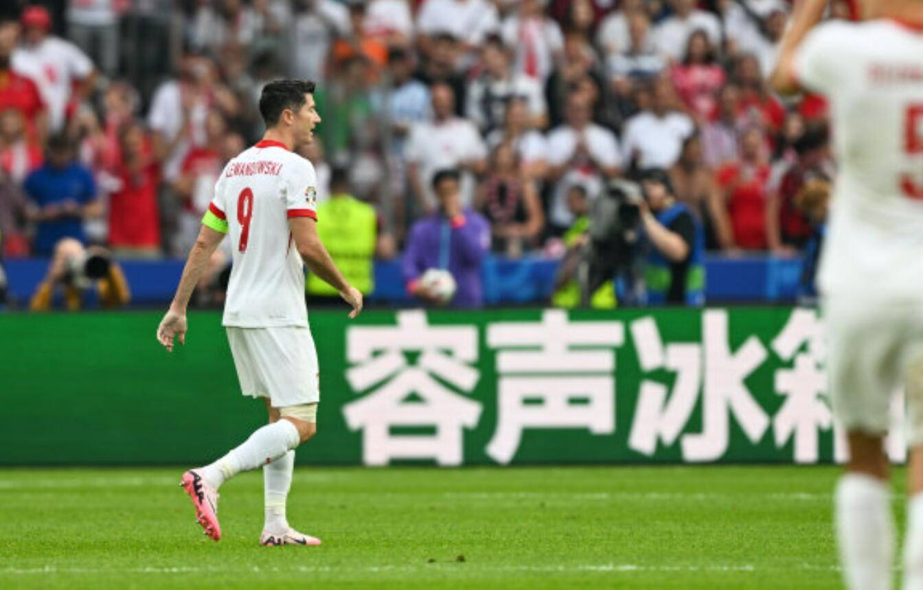 登录入口-莱万多夫斯基在德国队比赛中晋级下一阶段，夺冠引发热议！的简单介绍-登录入口