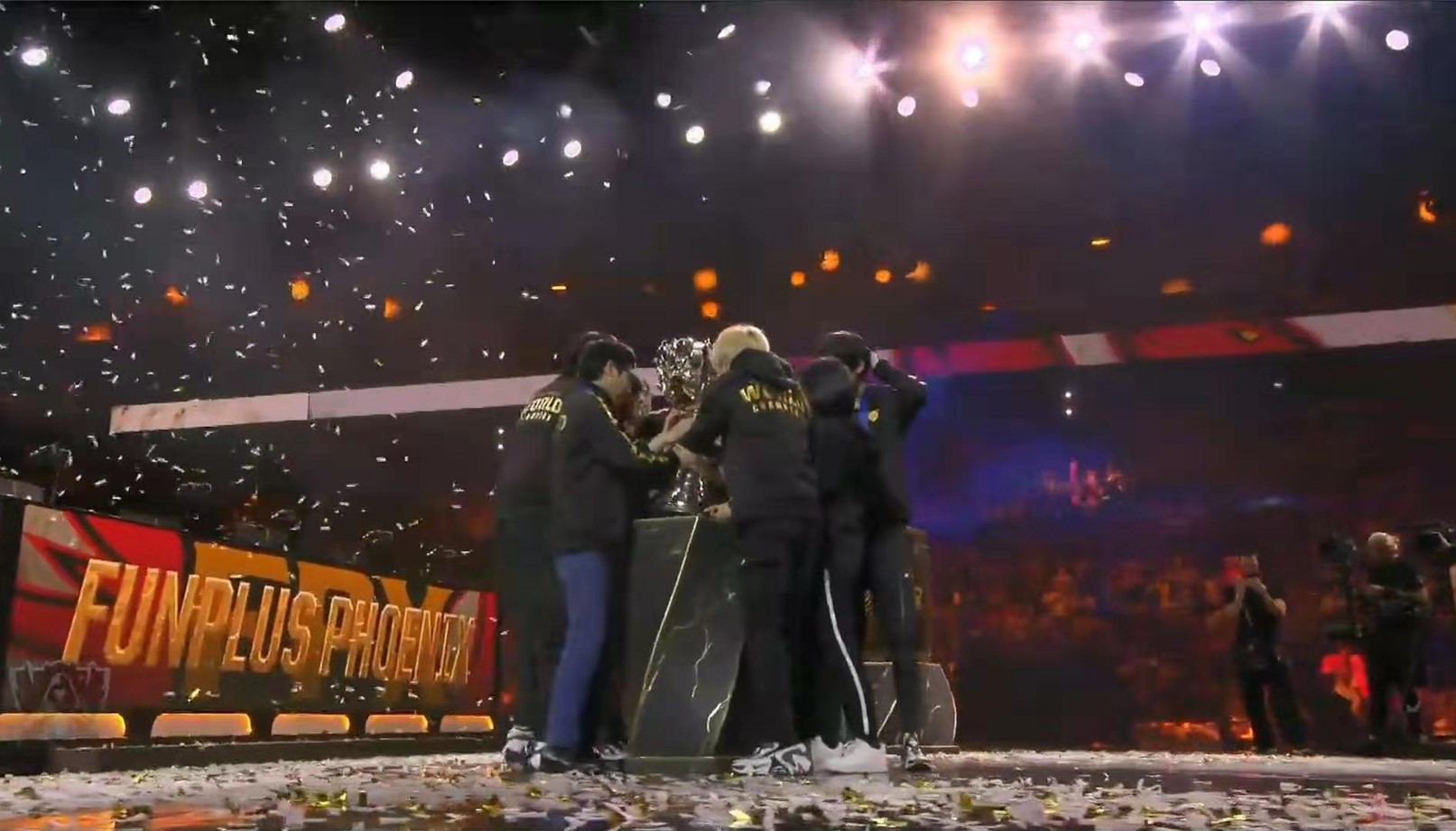 官方平台-Karsa连续十五场比赛得分超过出色发挥，FPX不断突破！-官方平台