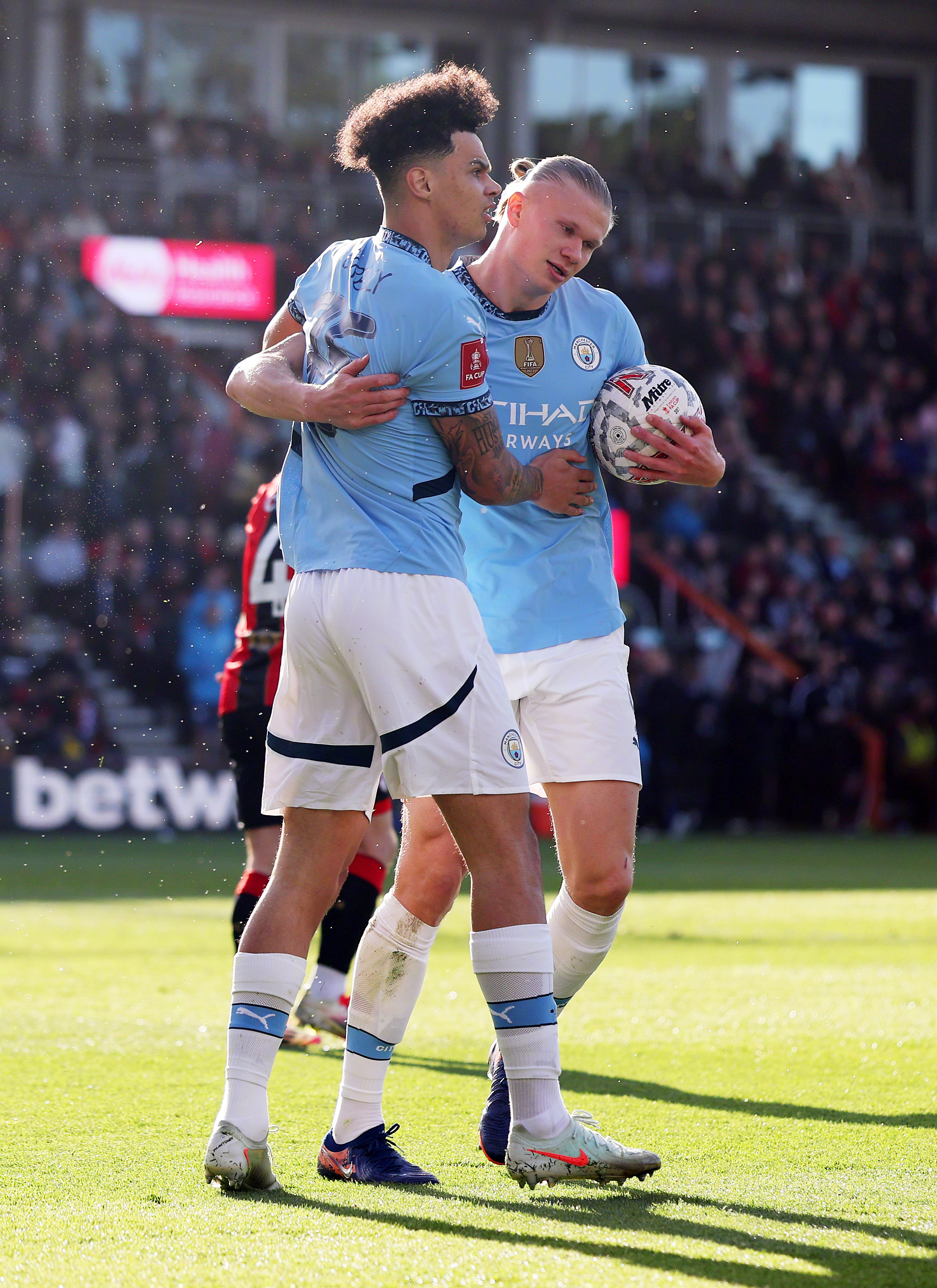 开云-哈兰德重返赛场，晋级下一阶段首场状态出色，美国队观众沸腾！-开云