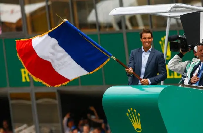 开云体育-费德勒意外战胜巴塞罗那,重返赛场引爆全场!-开云体育