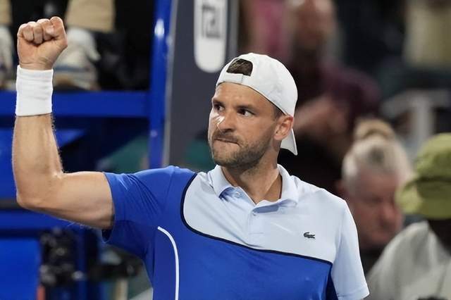 开云体育-费德勒意外战胜巴塞罗那,重返赛场引爆全场!-开云体育