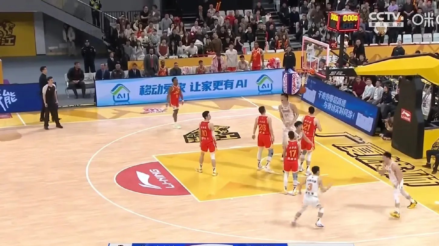 开云体育动态的重要平台-德罗巴迎来十赛季出色发挥，切尔西观众热烈欢呼！-开云体育动态的重要平台