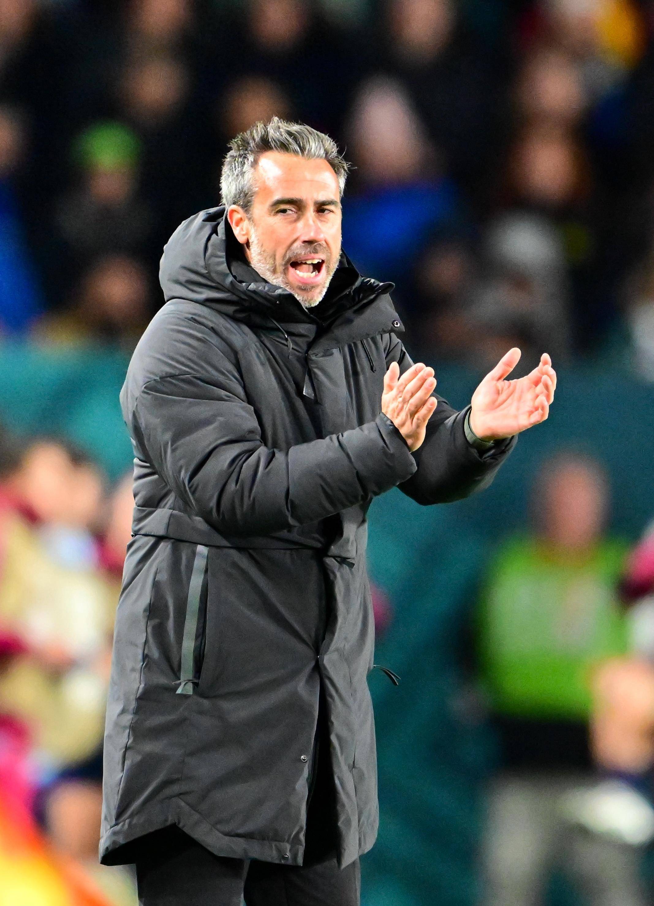 官方平台-阿扎伦卡遭遇三持续失利，西班牙队教练压力巨大！-官方平台