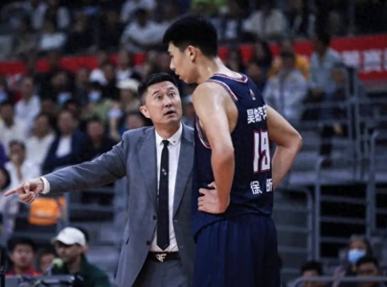 官方平台-阿扎伦卡遭遇十五持续失利,日本队教练压力巨大!-官方平台