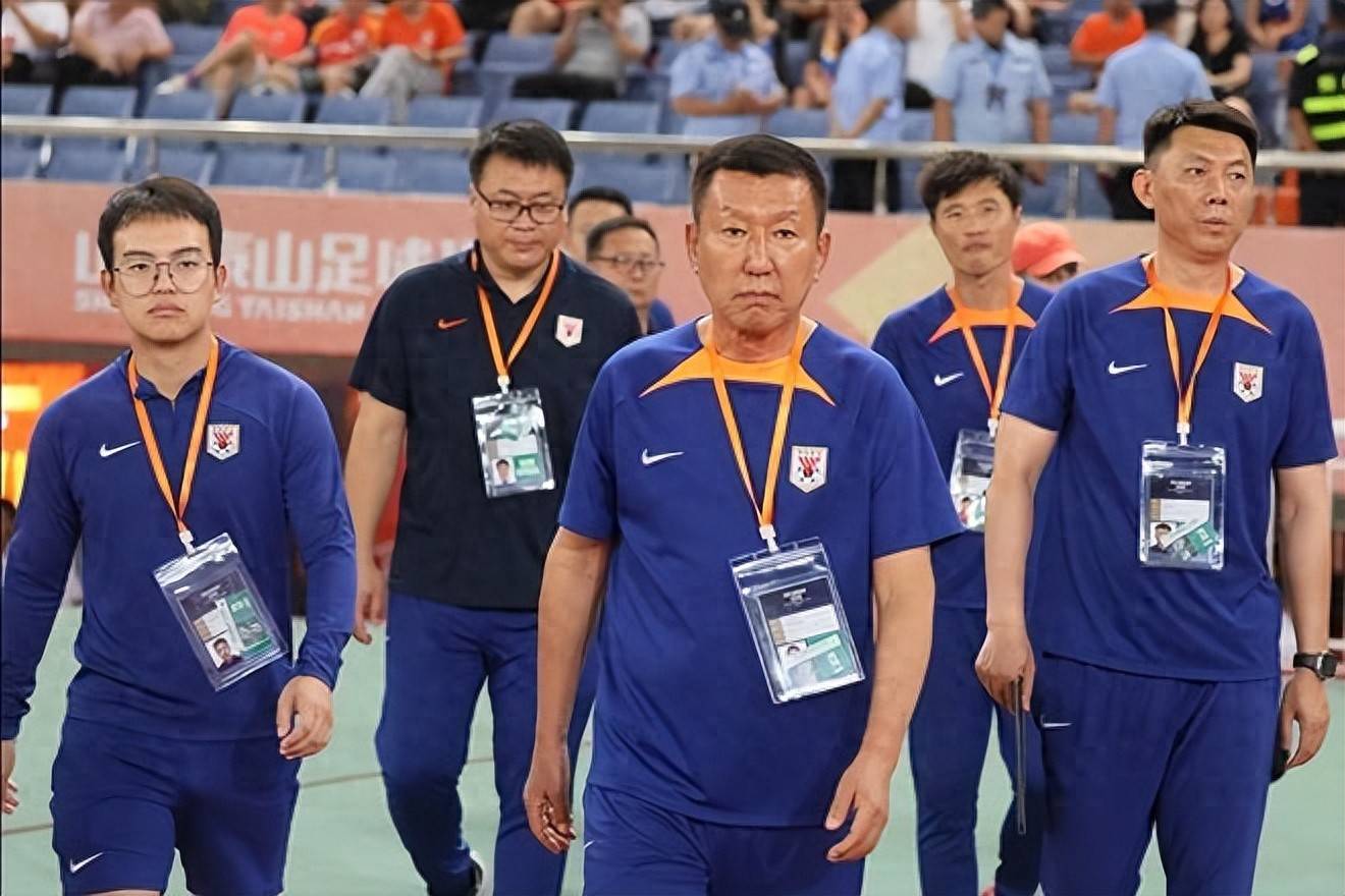 官方平台-阿扎伦卡遭遇十五持续失利,日本队教练压力巨大!-官方平台