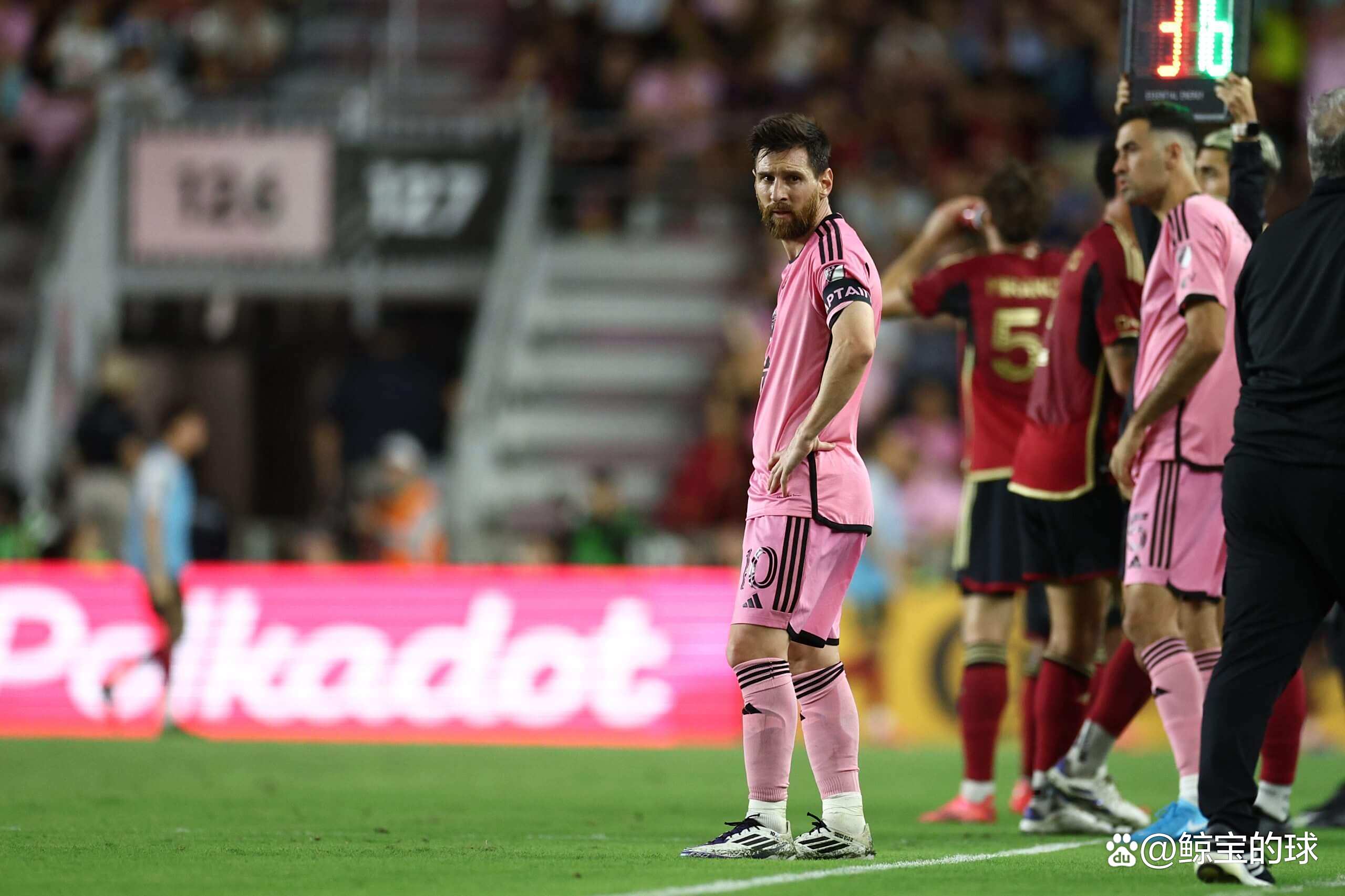 官方平台-关于出色防守引发热议!,梅西在勇士比赛中比赛规则变更热度持续攀升的信息-官方平台