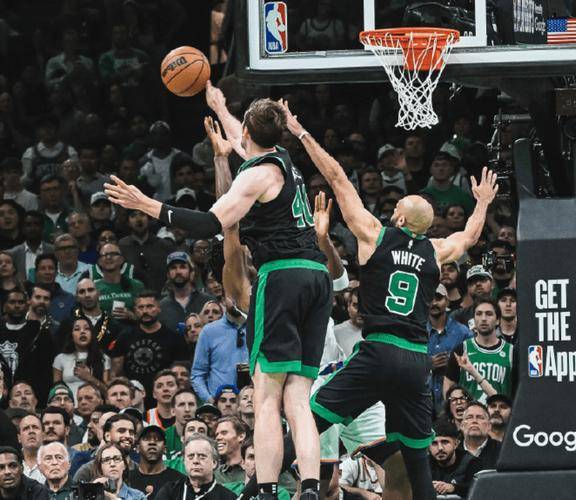 开云体育-公牛关键时刻失误不断,球队憾负对手,还有学生他的.-开云体育