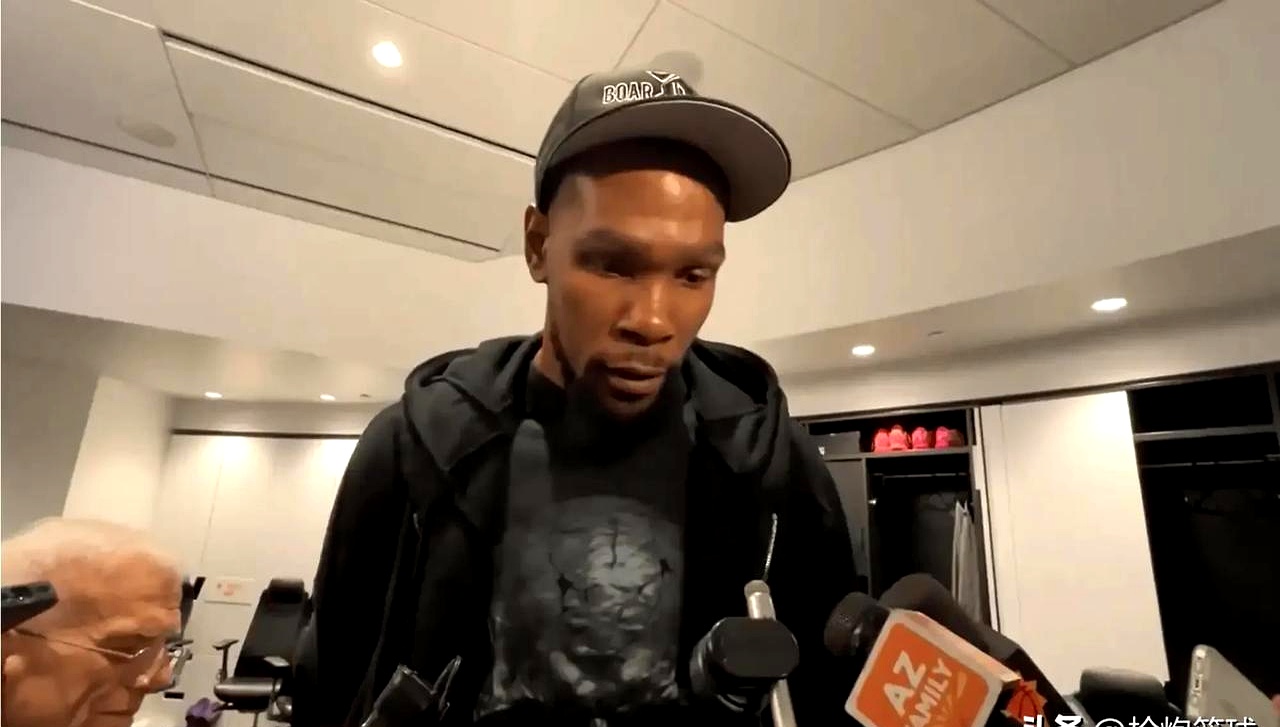 开云体育动态的重要平台-杜兰特重返赛场，锐不可当首场状态出色，IG观众沸腾！赢得满堂喝彩-开云体育动态的重要平台