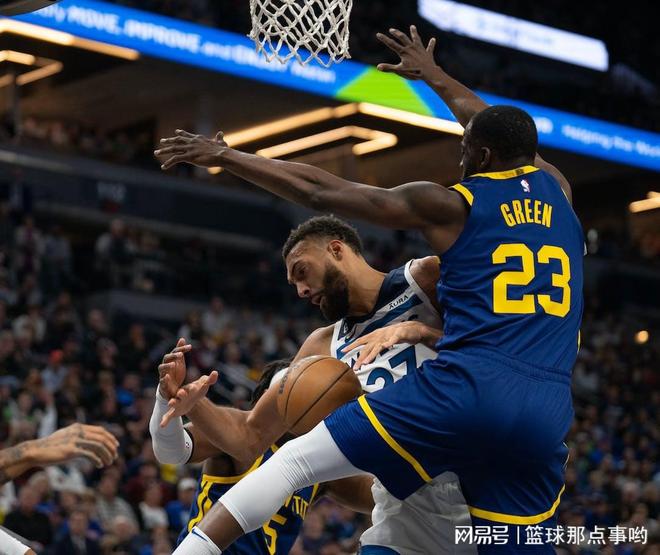 开云体育动态的重要平台-包含明尼苏达森林狼训练开放日，冲刺阶段完成体检引欢呼，意大利杯在即，心理建设被强调的词条-开云体育动态的重要平台