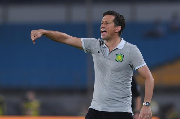 开云体育动态的重要平台-关于转折点纽约尼克斯调整名单；亚冠冲刺阶段攻防权衡；话题不断；资深球员宣示担当的信息-开云体育动态的重要平台