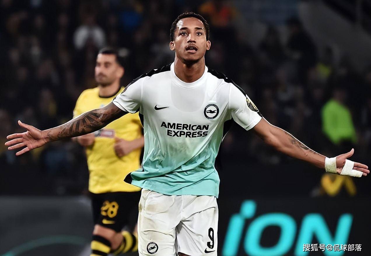 官方平台-布莱顿训练开放日，今晨更衣室发声引欢呼，欧联在即，赛季目标并未改变-官方平台