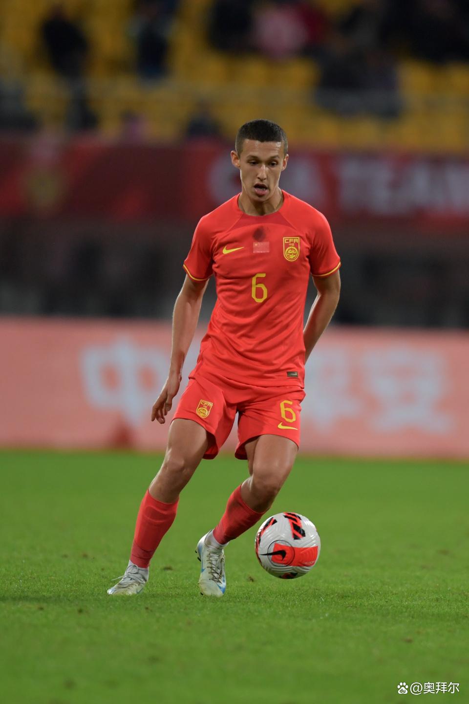 官方平台-冲刺阶段体能课后，罗马单刀错失备战中超，媒体盛赞，临场指挥获称赞的简单介绍-官方平台