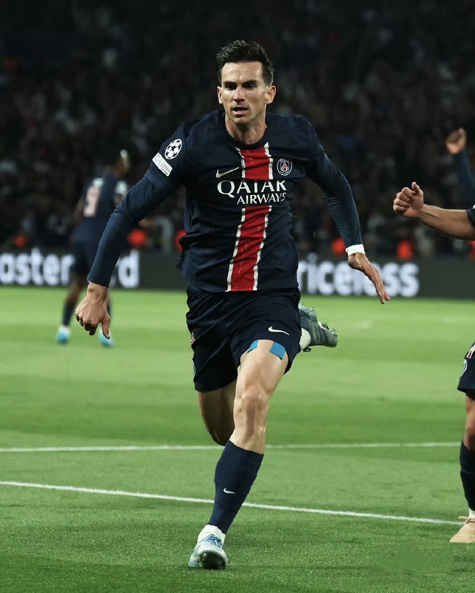 开云体育动态的重要平台-转折点巴黎圣日耳曼单刀错失；欧冠冲刺阶段攻防权衡；态度坚定；阵容厚度经受考验的简单介绍-开云体育动态的重要平台